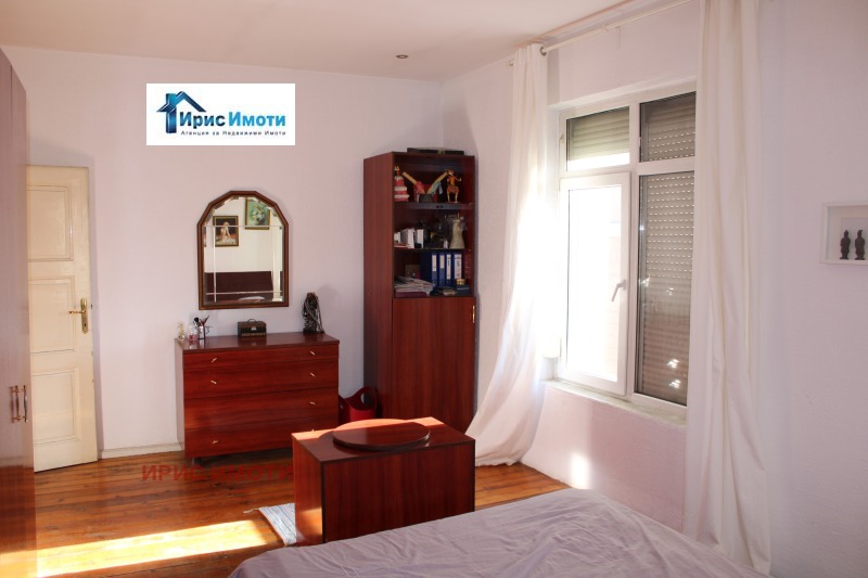 De vânzare  2 dormitoare Sofia , Țentâr , 169 mp | 29226288 - imagine [11]
