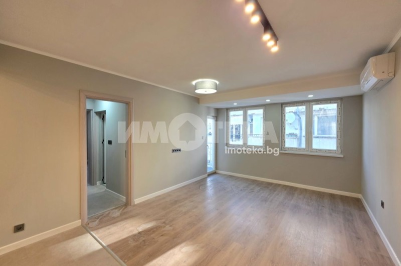 Продава 3-СТАЕН, гр. София, Редута