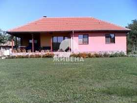 Продава  Къща, с. Долина
