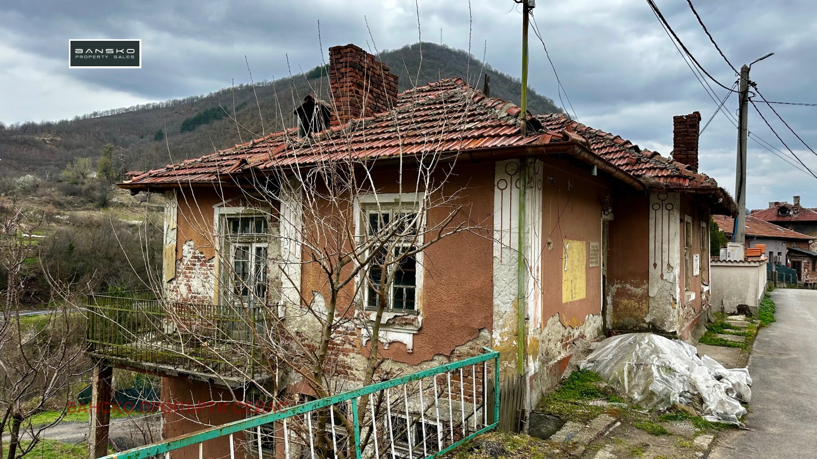 Продава КЪЩА, с. Брежани, област Благоевград, снимка 2 - Къщи - 54061503