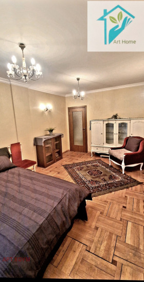 1 chambre Meditsinska akademiya, Sofia 3