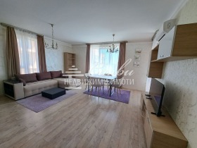 2 sypialnie Pazara, Szumen 3