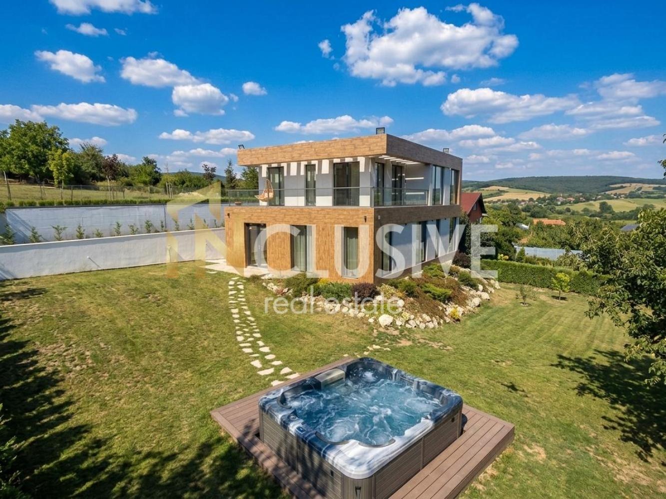 Продава КЪЩА, гр. Варна, м-т Горна Трака