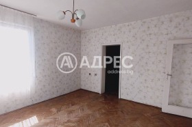1 quarto Centar, Iambol 3