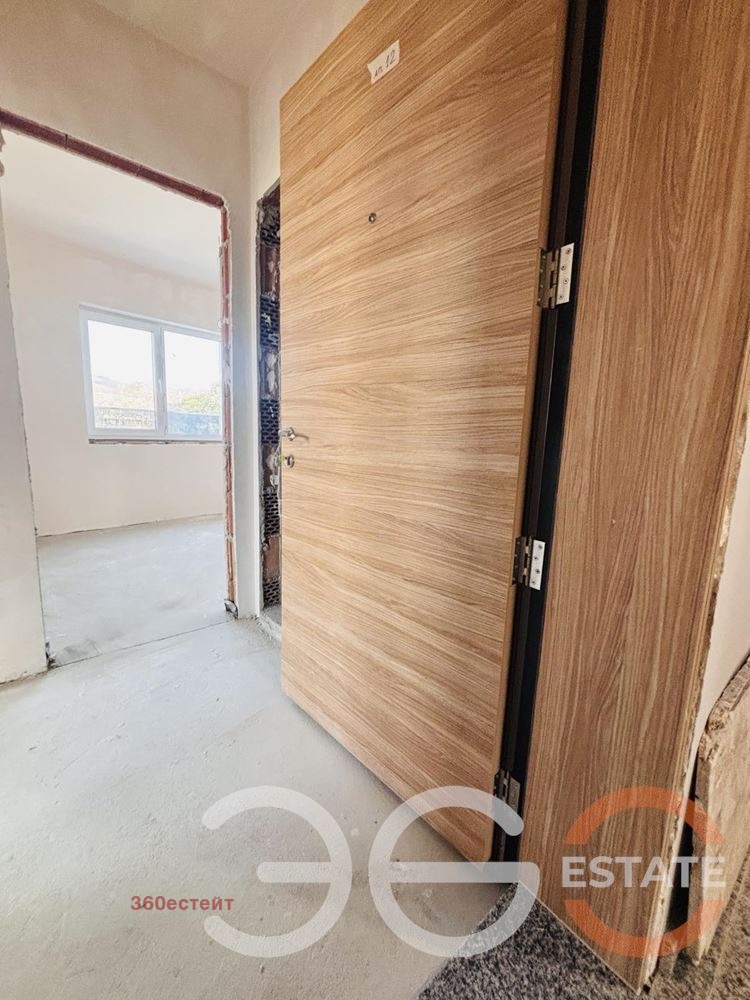 Продава 3-СТАЕН, гр. Варна, Базар Левски, снимка 2 - Апартаменти - 52469477