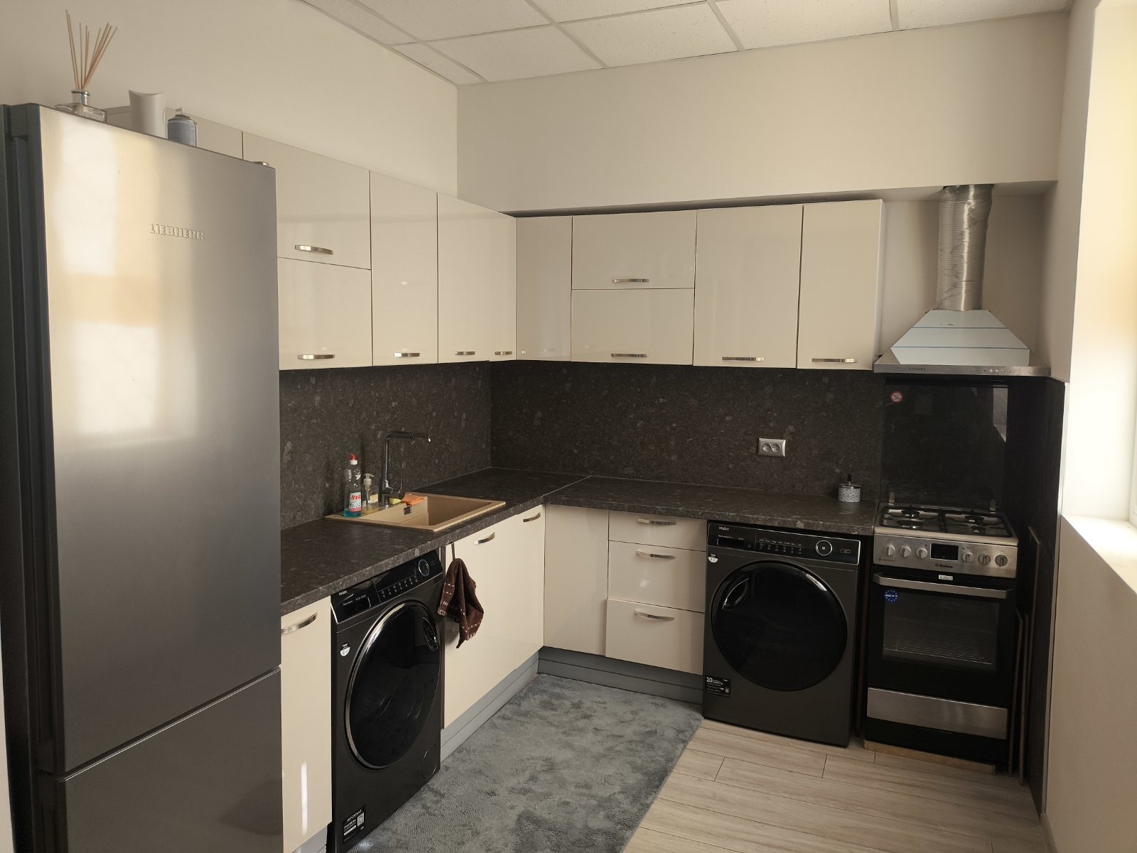 Продава 3-СТАЕН, гр. Шумен, Добруджански, снимка 3 - Апартаменти - 54143049