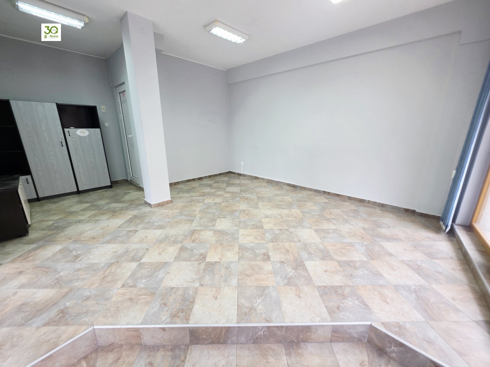 Продава ОФИС, гр. Варна, Левски 1, снимка 3 - Офиси - 54931001