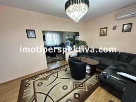 Продава 3-стаен град Пловдив Тракия - [1] 