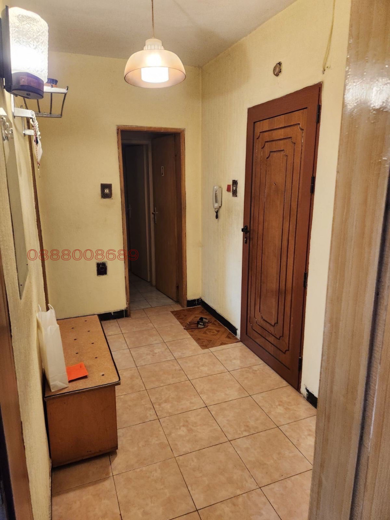 Продава 3-СТАЕН, гр. Хасково, Център, снимка 2 - Апартаменти - 52783343