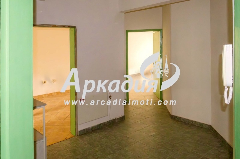 Продава  3-стаен град Пловдив , Тракия , 72 кв.м | 15577634 - изображение [2]