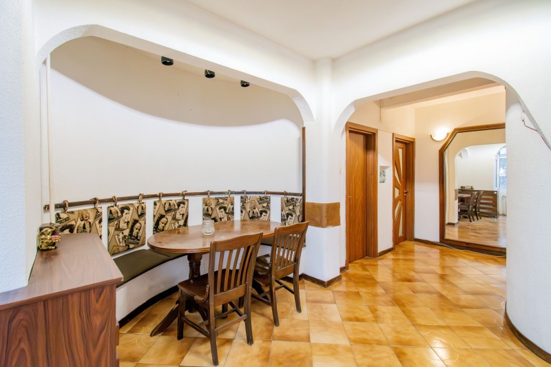 Продава 3-СТАЕН, гр. София, Лозенец, снимка 3 - Апартаменти - 53249898