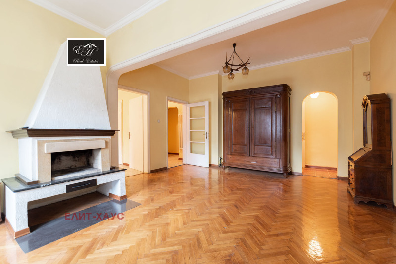 Продава  4-стаен град София , Докторски паметник , ул. Кракра, 165 кв.м | 10664234