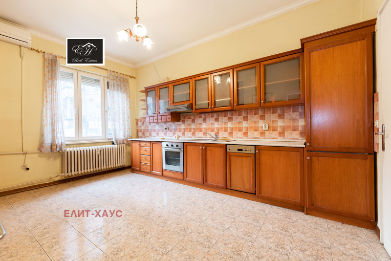 Продава  4-стаен град София , Докторски паметник , ул. Кракра, 165 кв.м | 10664234 - изображение [10]