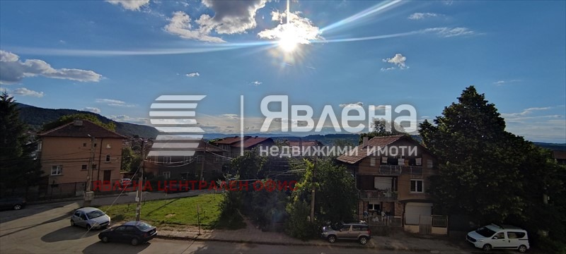 Продава МНОГОСТАЕН, гр. Перник, Могиличе