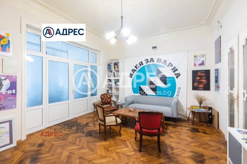 Продава ЕТАЖ ОТ КЪЩА, гр. Варна, Център, снимка 2 - Етаж от къща - 49006816