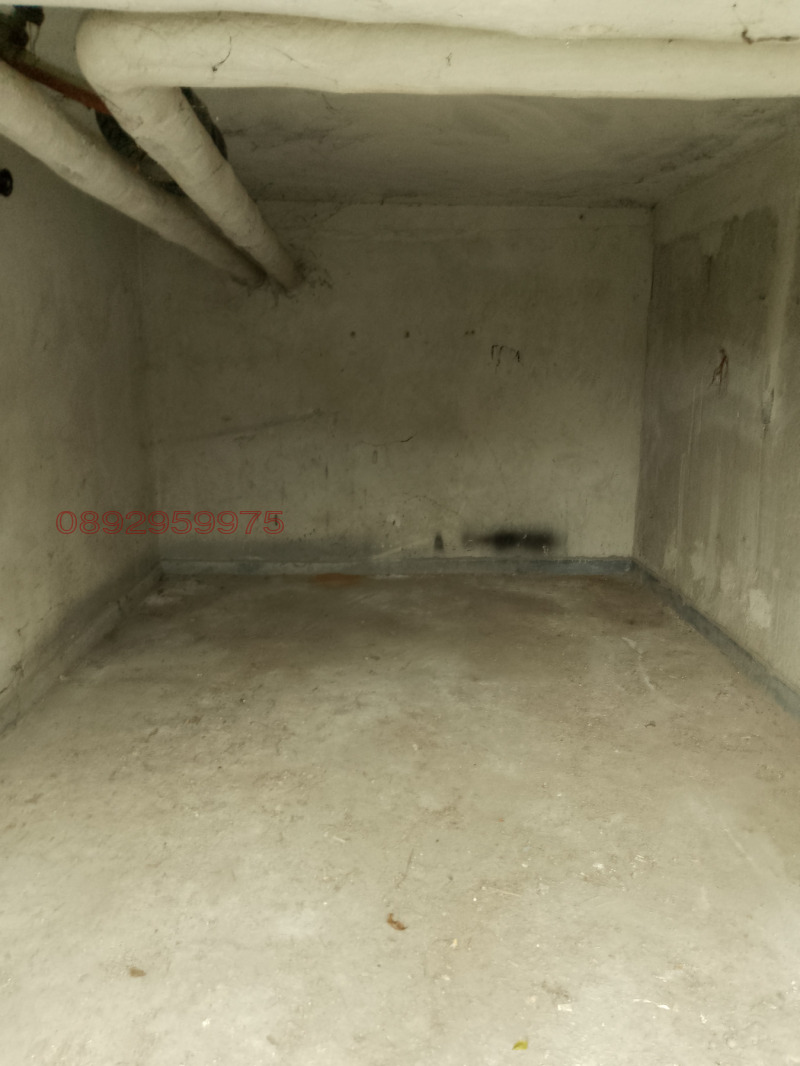 Продава ГАРАЖ, ПАРКОМЯСТО, гр. Плевен, Дружба 4, снимка 2 - Гаражи и паркоместа - 52775831