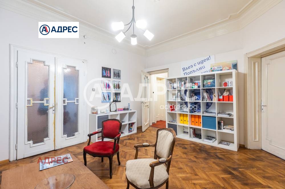 Продава ЕТАЖ ОТ КЪЩА, гр. Варна, Център, снимка 2 - Етаж от къща - 49006816