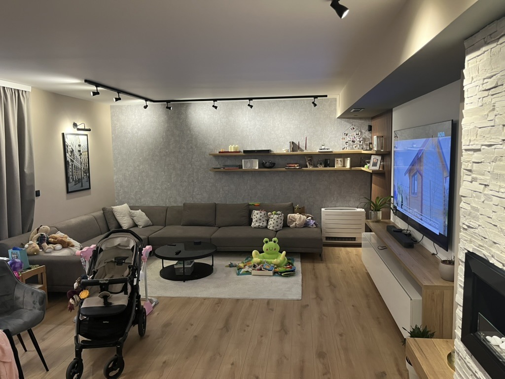 Продава КЪЩА, гр. Плевен, м-т Плочата, снимка 2 - Къщи - 53851923