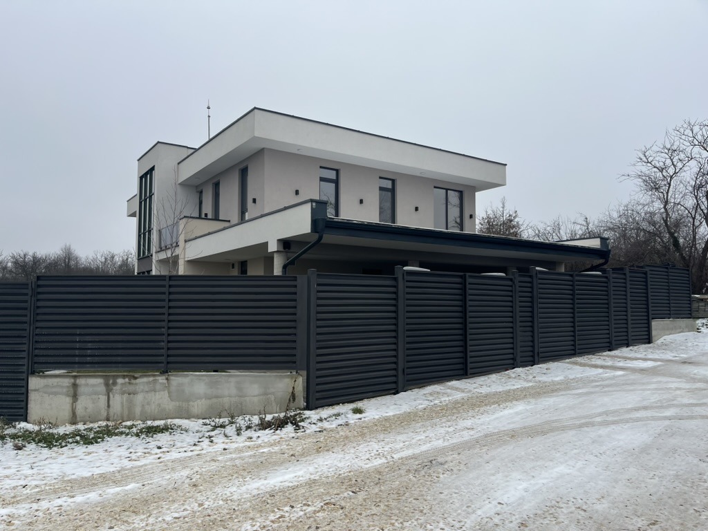 Продава КЪЩА, гр. Плевен, м-т Плочата