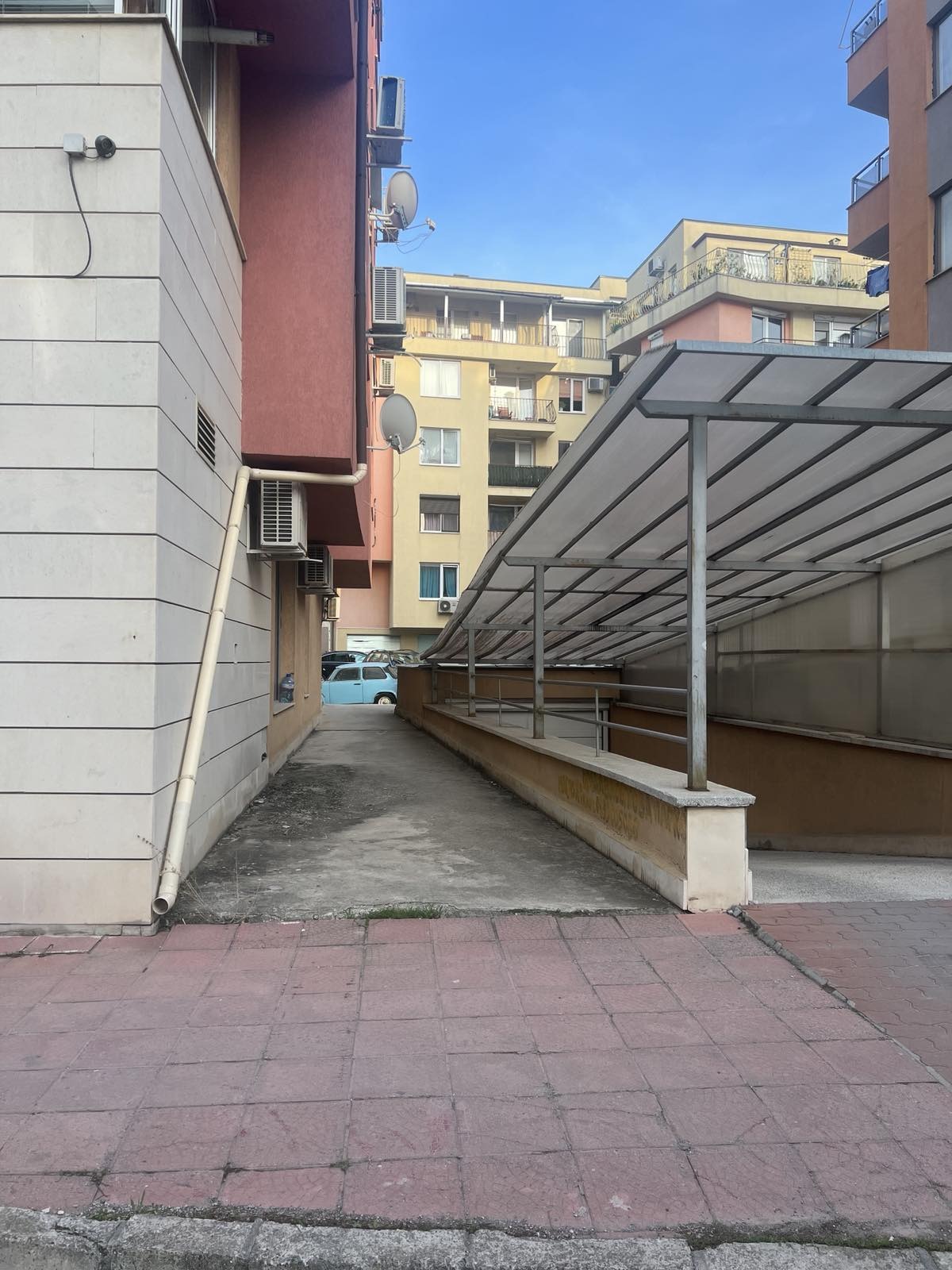 Продава ГАРАЖ, ПАРКОМЯСТО, гр. София, Манастирски ливади, снимка 2 - Гаражи и паркоместа - 47477688