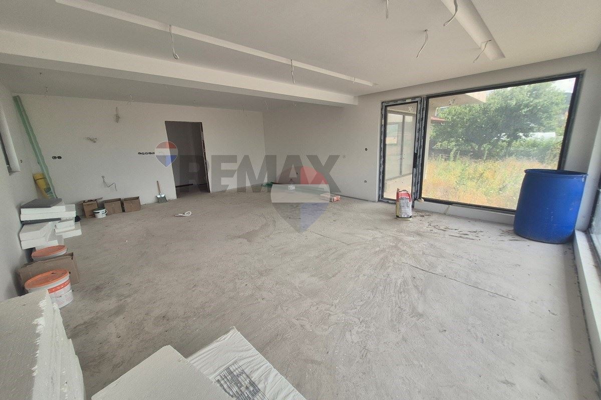 Продава КЪЩА, гр. Аксаково, област Варна, снимка 5 - Къщи - 55459623