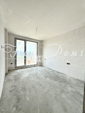 Продава 2-стаен град Пловдив Остромила - [1] 