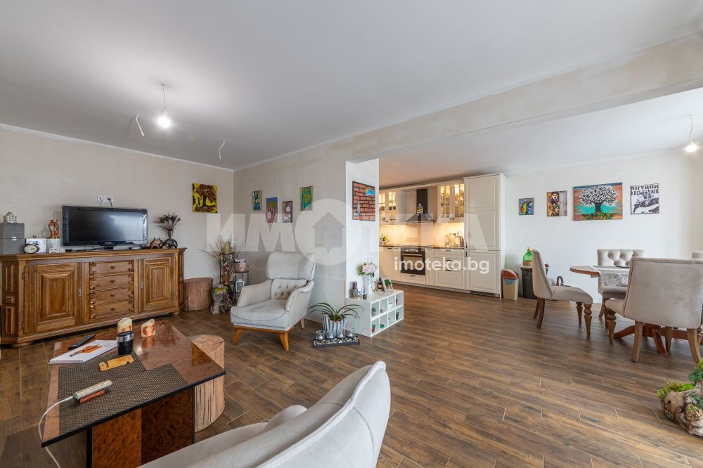 Продава 3-СТАЕН, гр. Варна, Централна поща