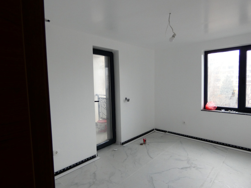 Продава МНОГОСТАЕН, гр. София, Красно село, снимка 7 - Апартаменти - 52598361