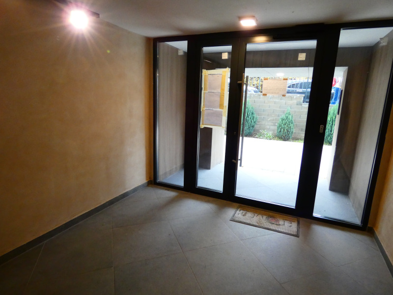 Продава МНОГОСТАЕН, гр. София, Красно село, снимка 17 - Апартаменти - 52598361