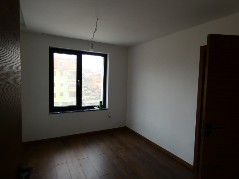 Продава МНОГОСТАЕН, гр. София, Красно село, снимка 13 - Апартаменти - 52598361