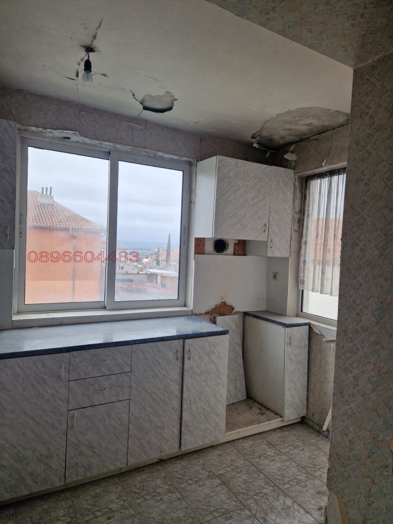 Продава ЕТАЖ ОТ КЪЩА, гр. Аксаково, област Варна, снимка 6 - Етаж от къща - 53398113