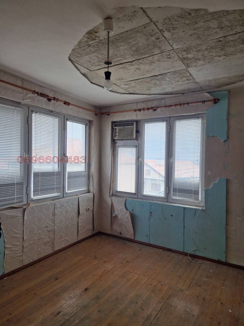 Продава ЕТАЖ ОТ КЪЩА, гр. Аксаково, област Варна, снимка 2 - Етаж от къща - 53398113