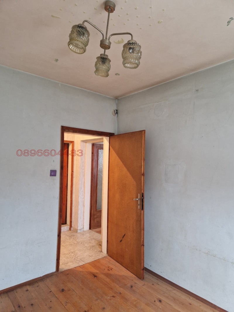 Продава ЕТАЖ ОТ КЪЩА, гр. Аксаково, област Варна, снимка 7 - Етаж от къща - 53398113