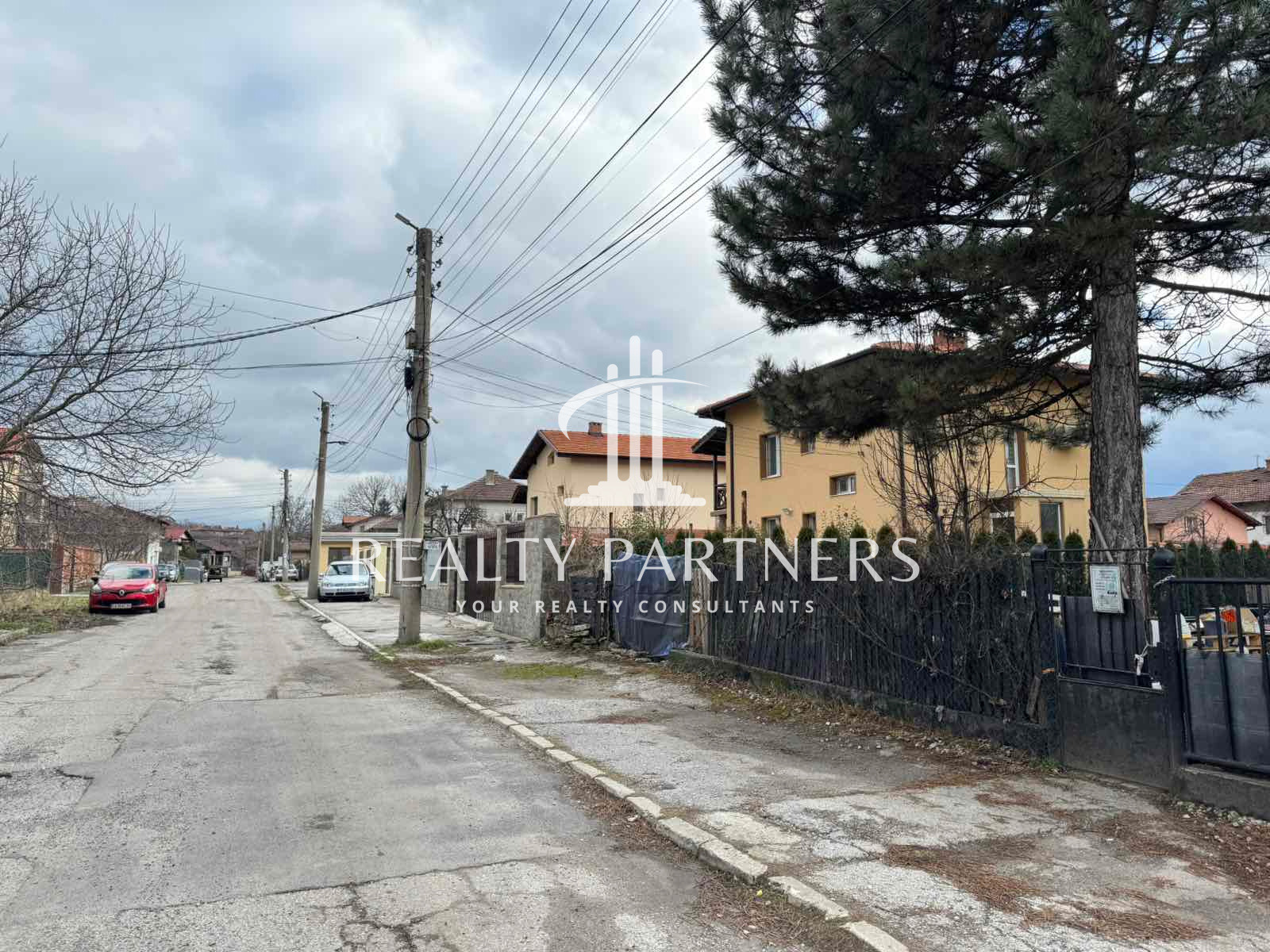 Продава ЕТАЖ ОТ КЪЩА, гр. Перник, Църква, снимка 2 - Етаж от къща - 53611503