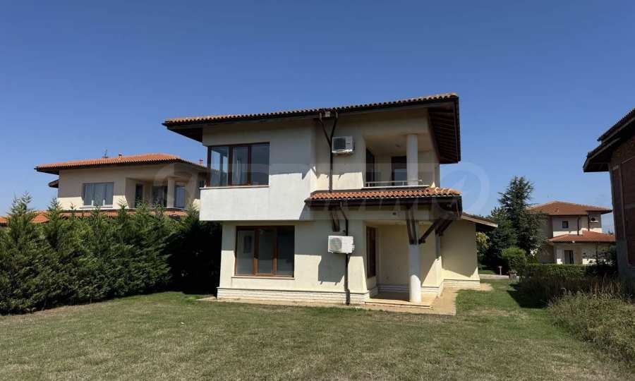 Продава КЪЩА, гр. Балчик, област Добрич