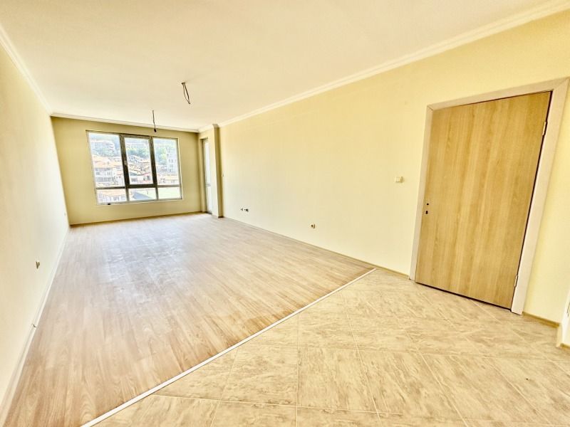 Myytävänä  2 makuuhuonetta Varna , Asparuhovo , 105 neliömetriä | 31838396
