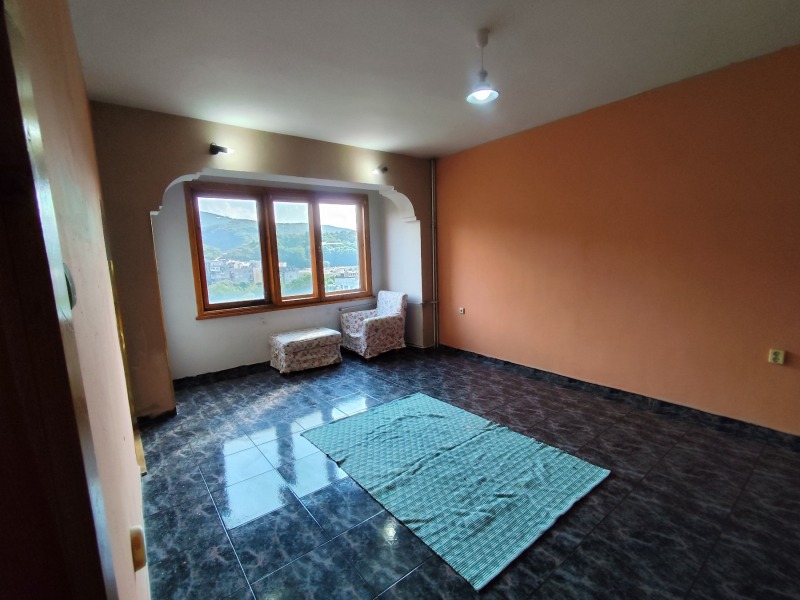 Na prodej  1 ložnice Pernik , Reno , 74 m2 | 85466420 - obraz [4]