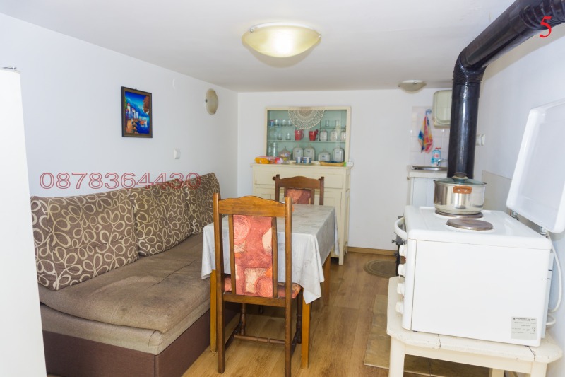 Продава КЪЩА, с. Водица, област Варна, снимка 2 - Къщи - 52782418