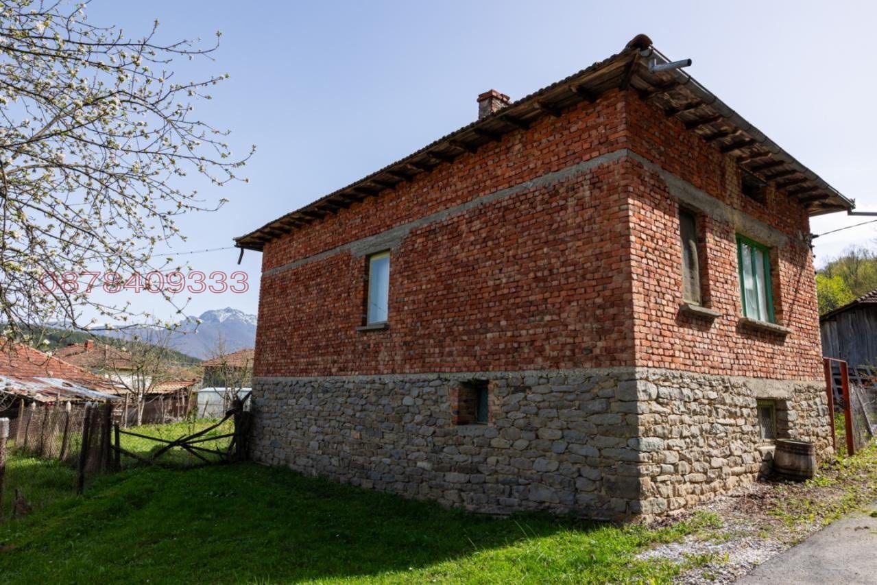 Продава КЪЩА, гр. Априлци, област Ловеч, снимка 3 - Къщи - 53725709