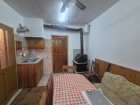 КЪЩА, 150 m2