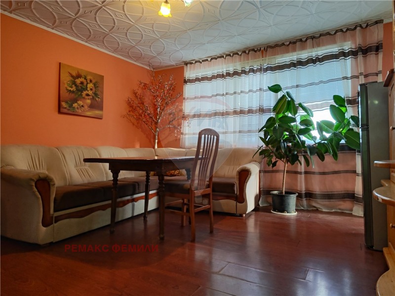 Продава  Къща област Варна , гр. Аксаково , 180 кв.м | 91647595