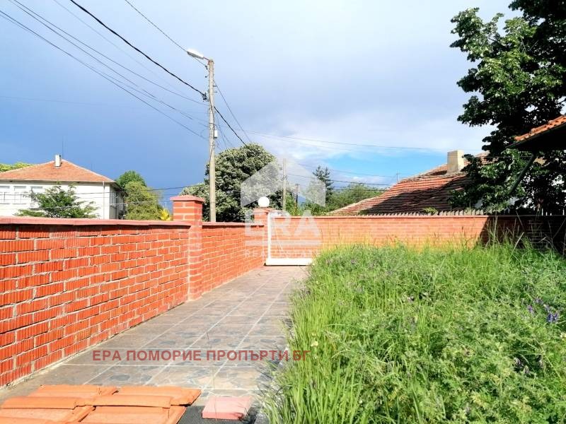 Продава КЪЩА, с. Гълъбец, област Бургас, снимка 2 - Къщи - 53314439