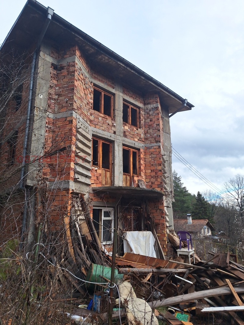 À venda  Casa região Sófia , Batuliia , 456 m² | 92374223 - imagem [4]