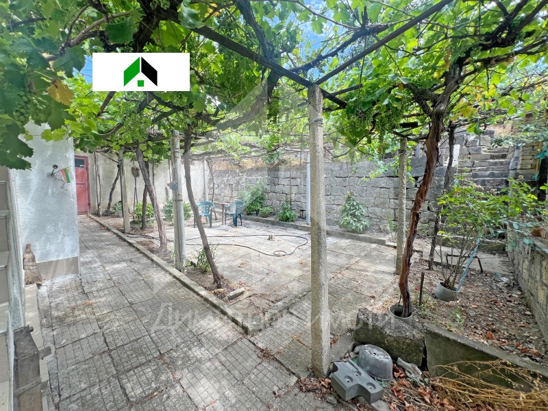 Продава КЪЩА, гр. Нови пазар, област Шумен, снимка 8 - Къщи - 52939058