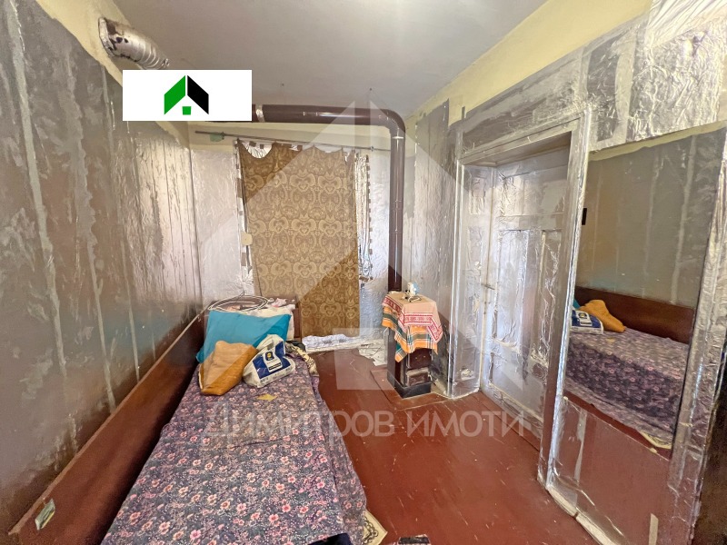 Продава КЪЩА, гр. Нови пазар, област Шумен, снимка 12 - Къщи - 52939058