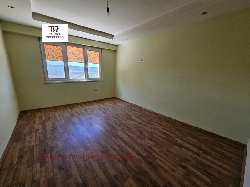 Продава 3-СТАЕН в област Перник, гр. Радомир - 84 кв.м / 90 000 € » 176 024.70 лв., ТАНГРА ПРОПЪРТИС ЕООД