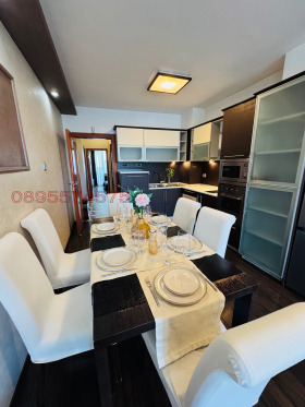 2 Schlafzimmer Konfuto, Warna