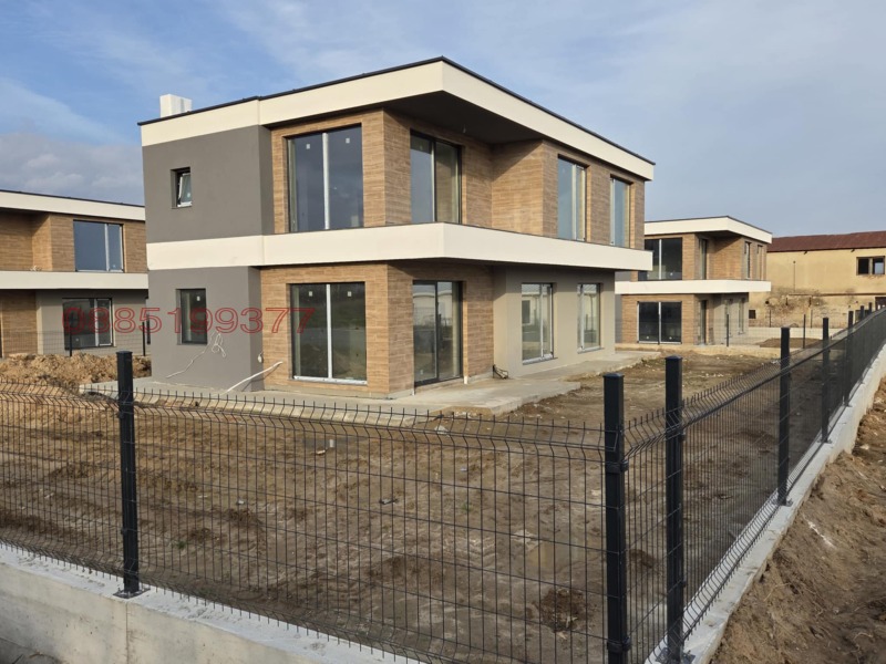 Продава КЪЩА, гр. Варна, с. Звездица