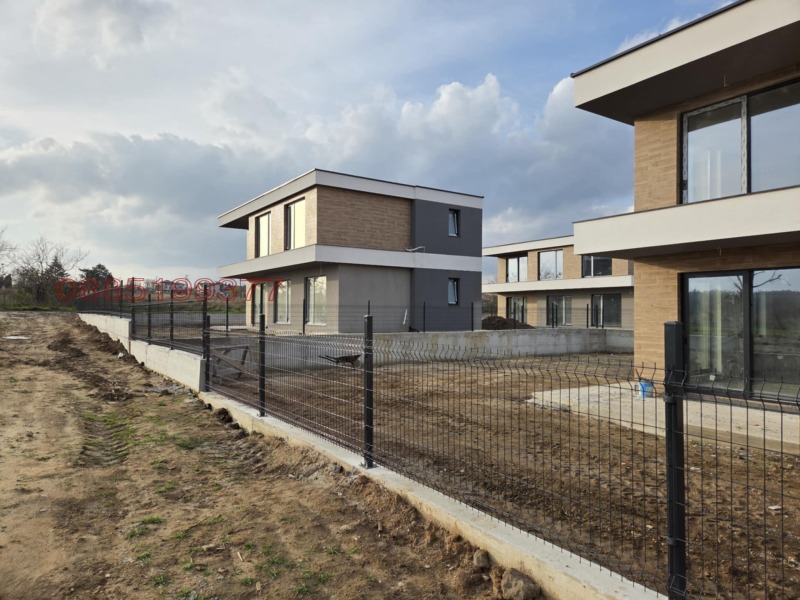 Продава КЪЩА, гр. Варна, с. Звездица, снимка 2 - Къщи - 52938035