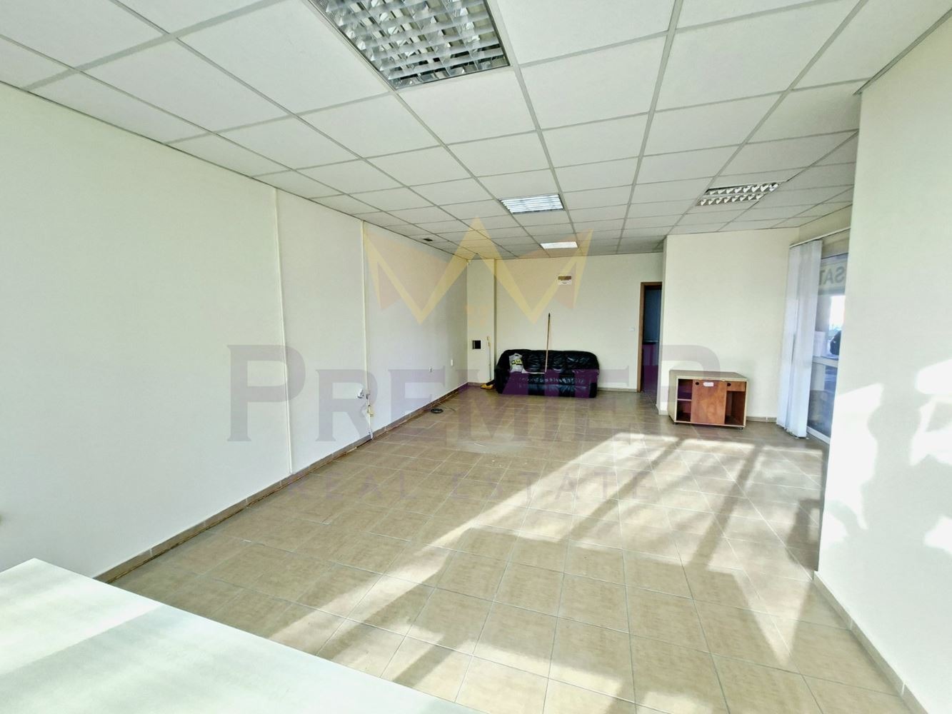 Продава МАГАЗИН, гр. Варна, Виница, снимка 2 - Магазини - 54279442